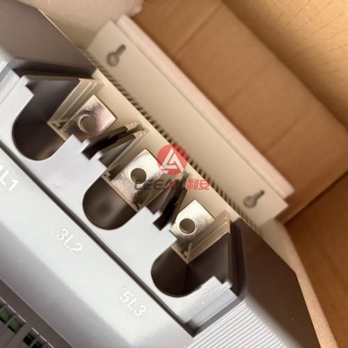 ABB 1SFA898115R7000 Softstarters PSTX370-600-70 Soft Starter 370A 257KW 50/60Hz New