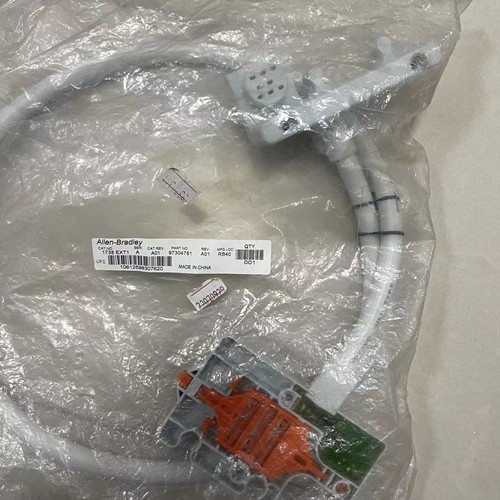 ALLEN BRADLEY ArmorPoint 3 Meter Cable 1738-EXT1 Bus Extension Base NEW