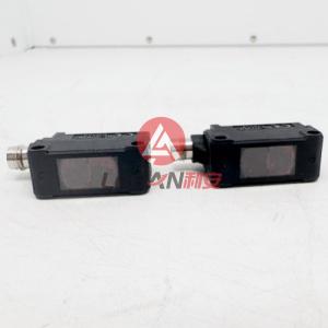KEYENCE PZ-G Series PNP Built-in Amplifier Photoelectric Sensor PZ-G51CP Square Transmissive M8 Connector Type New