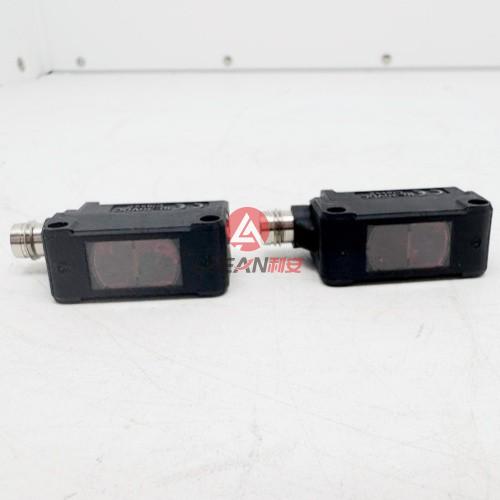 KEYENCE PZ-G Series PNP Built-in Amplifier Photoelectric Sensor PZ-G51CP Square Transmissive M8 Connector Type New