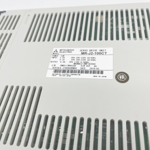 Mitsubishi 1KW MR-J2 AC Servo Drive Unit Servomotor Driver MR-J2-100CT Servo Amplifier New