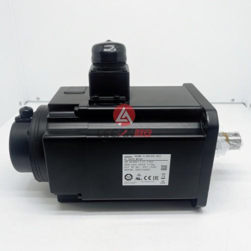 Omron 1S Servo System Motors R88M-1L3K030C-BS2 Industrial AC Servomotor 3KW AC400V 8.7A 3000RPM New