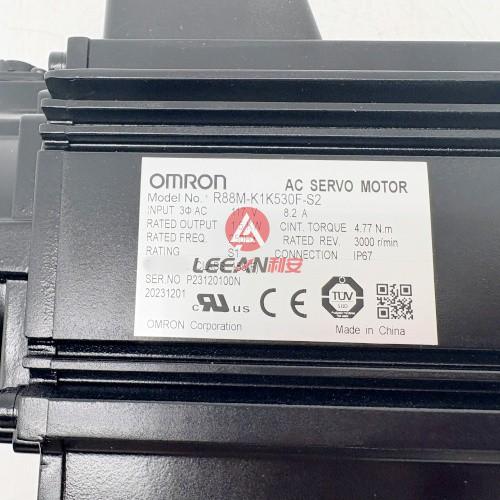 Omron 1.5KW AC Servo Motor R88M-K1K530F-S2 Industrial Servomotor 3AC 117V 8.2A 2000r/min 4.77N.m New