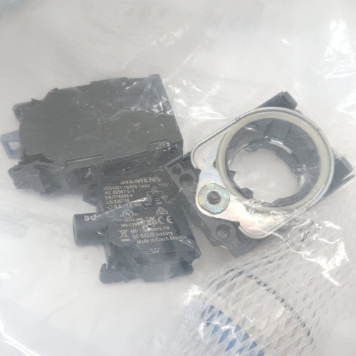 New SIEMENS Blue Pushbutton 3SU1150-0AB50-1FA0 Round Metal Screw terminal 22MM