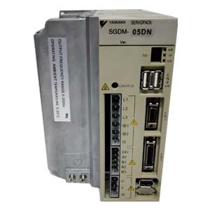Yaskawa AC Servo Drive New 0.5kw Servopack SGDM-05DN 