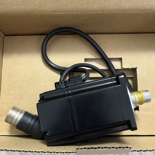 Yaskawa Electric Industrial 200W AC Servo Motor SGMAH-02A1A21D Rated Speed 3000RPM 200V 2.1A New