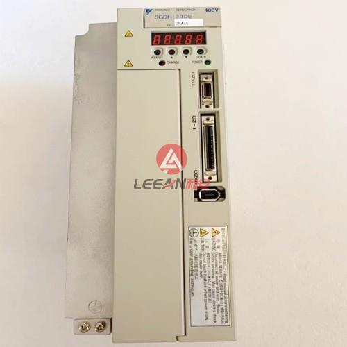 Yaskawa Industrial 3KW Three Phase Servo Drive SGDH-30DE Servomotor Driver New